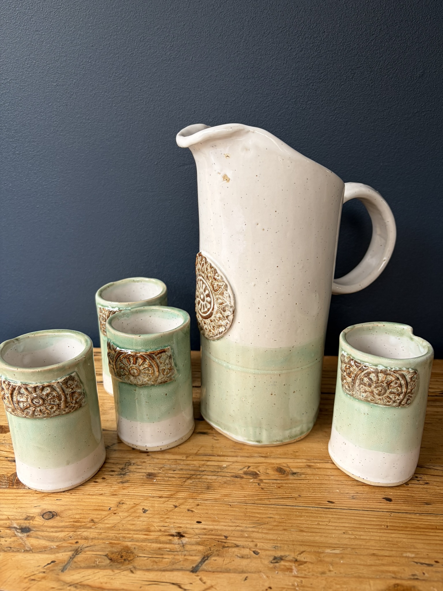 Jug with 4 small beakers 1
